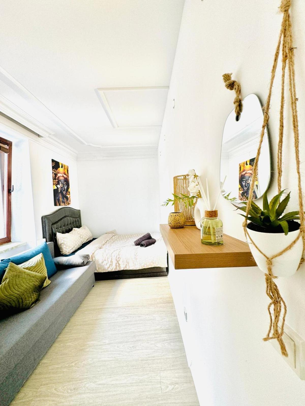 Very Spacious Apartment For Up To 7P With Great Location 비엔나 외부 사진