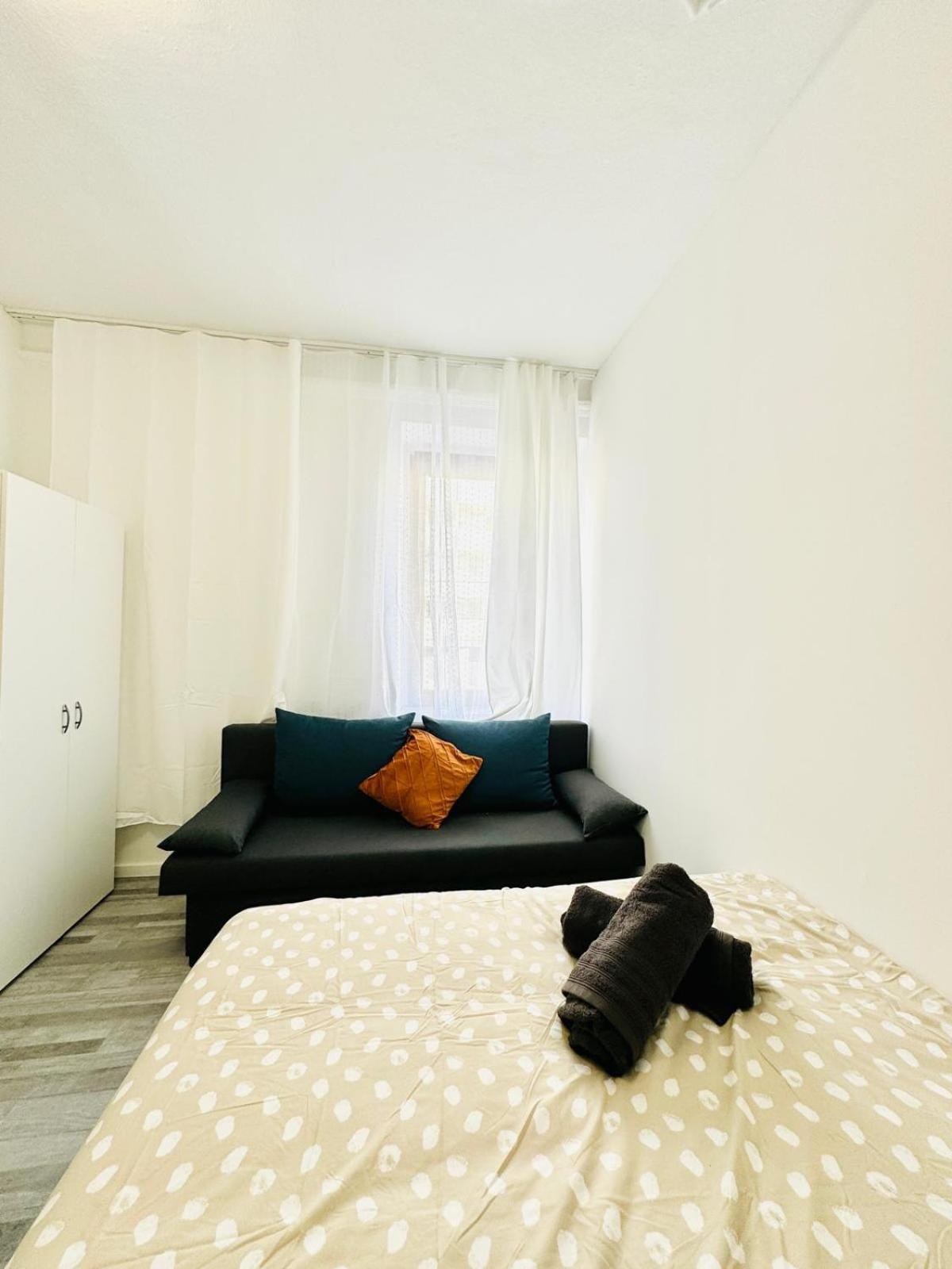 Very Spacious Apartment For Up To 7P With Great Location 비엔나 외부 사진