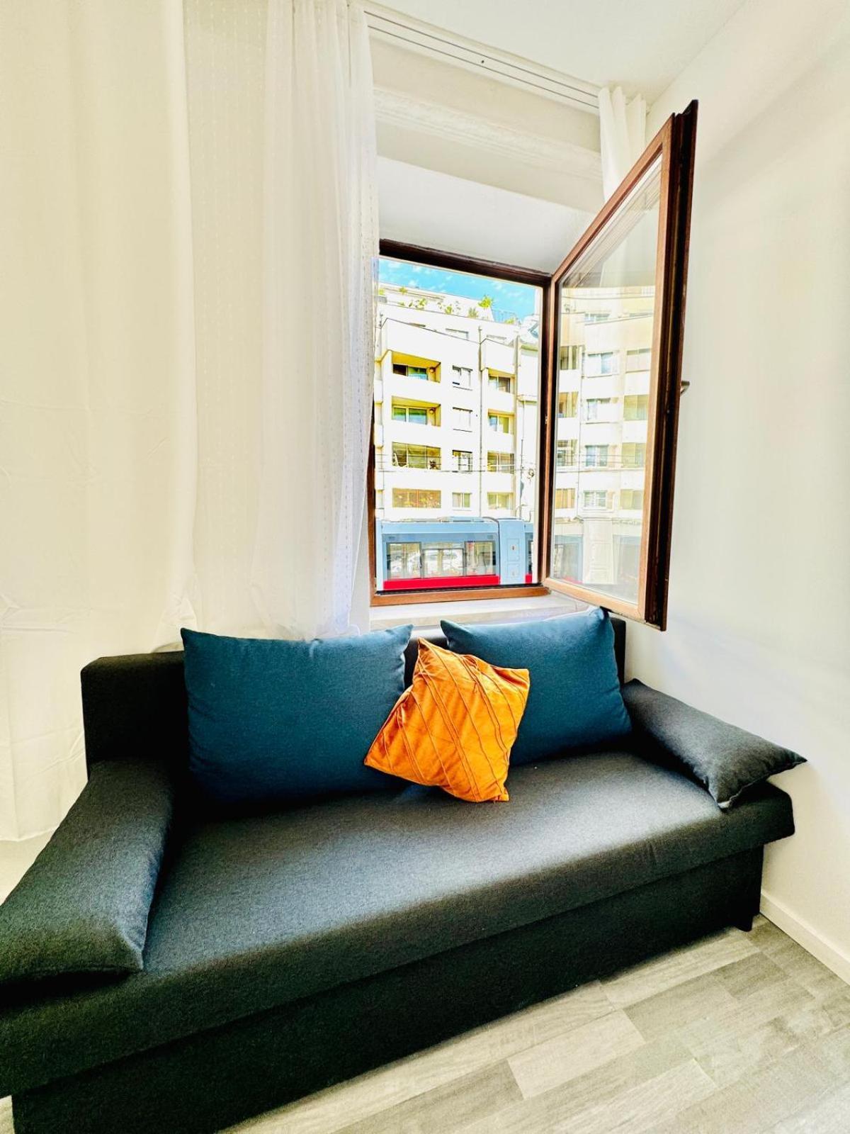 Very Spacious Apartment For Up To 7P With Great Location 비엔나 외부 사진
