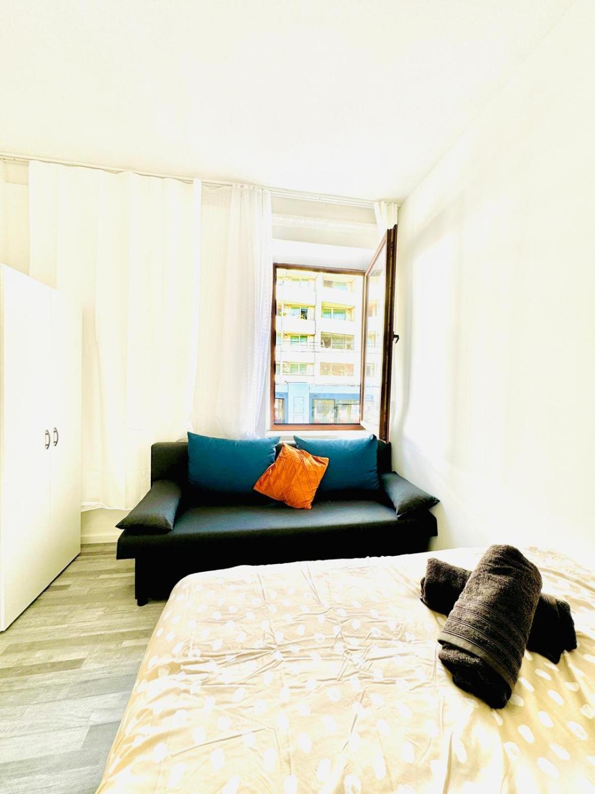 Very Spacious Apartment For Up To 7P With Great Location 비엔나 외부 사진
