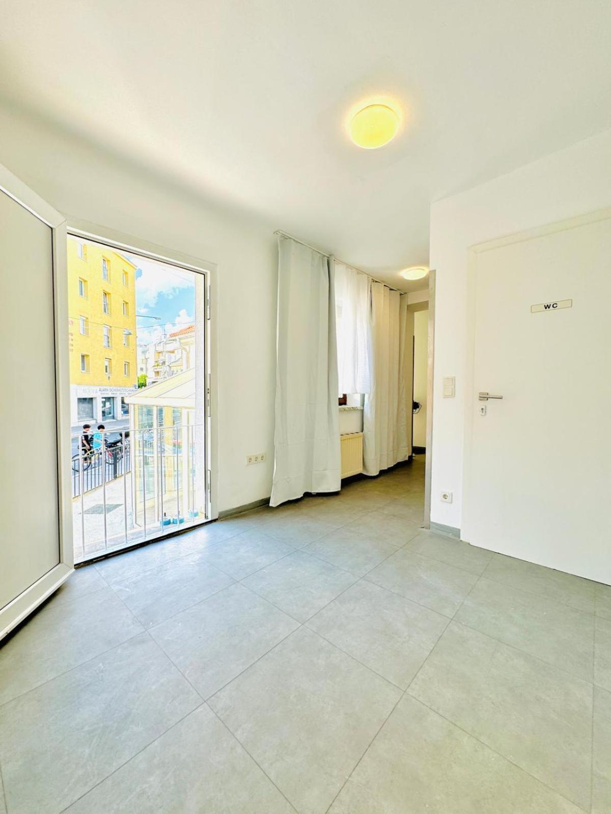 Very Spacious Apartment For Up To 7P With Great Location 비엔나 외부 사진